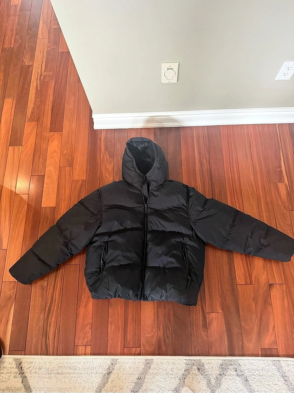 Hollister - Faux Fur lined Puffer Jacket - size Large